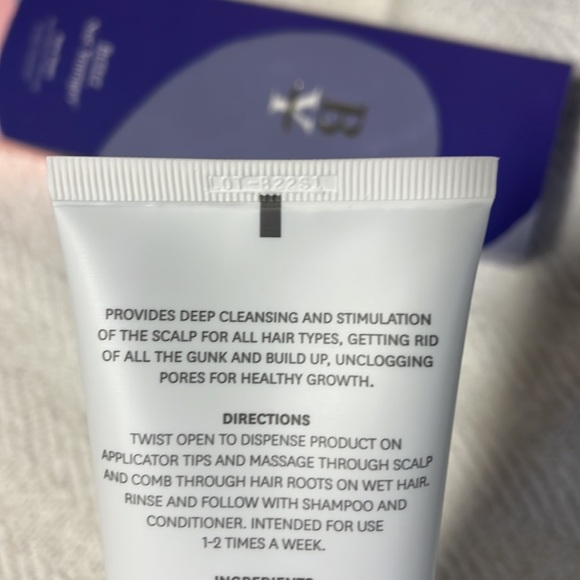 BETTER NOT YOUNGER new dawn activated charcoal scalp cleanser - Picture 4 of 9